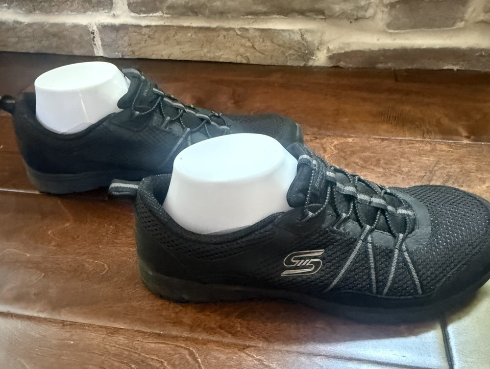 Skechers Gratis Sport Women’s Size 10 Black Air Cooled Memory Foam Sneakers